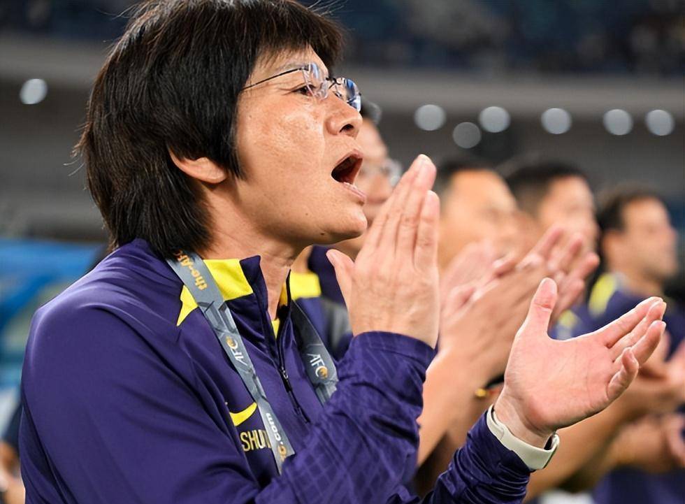 苹果手机-包含上海申鑫队在比赛中逆袭，赢得胜利的词条