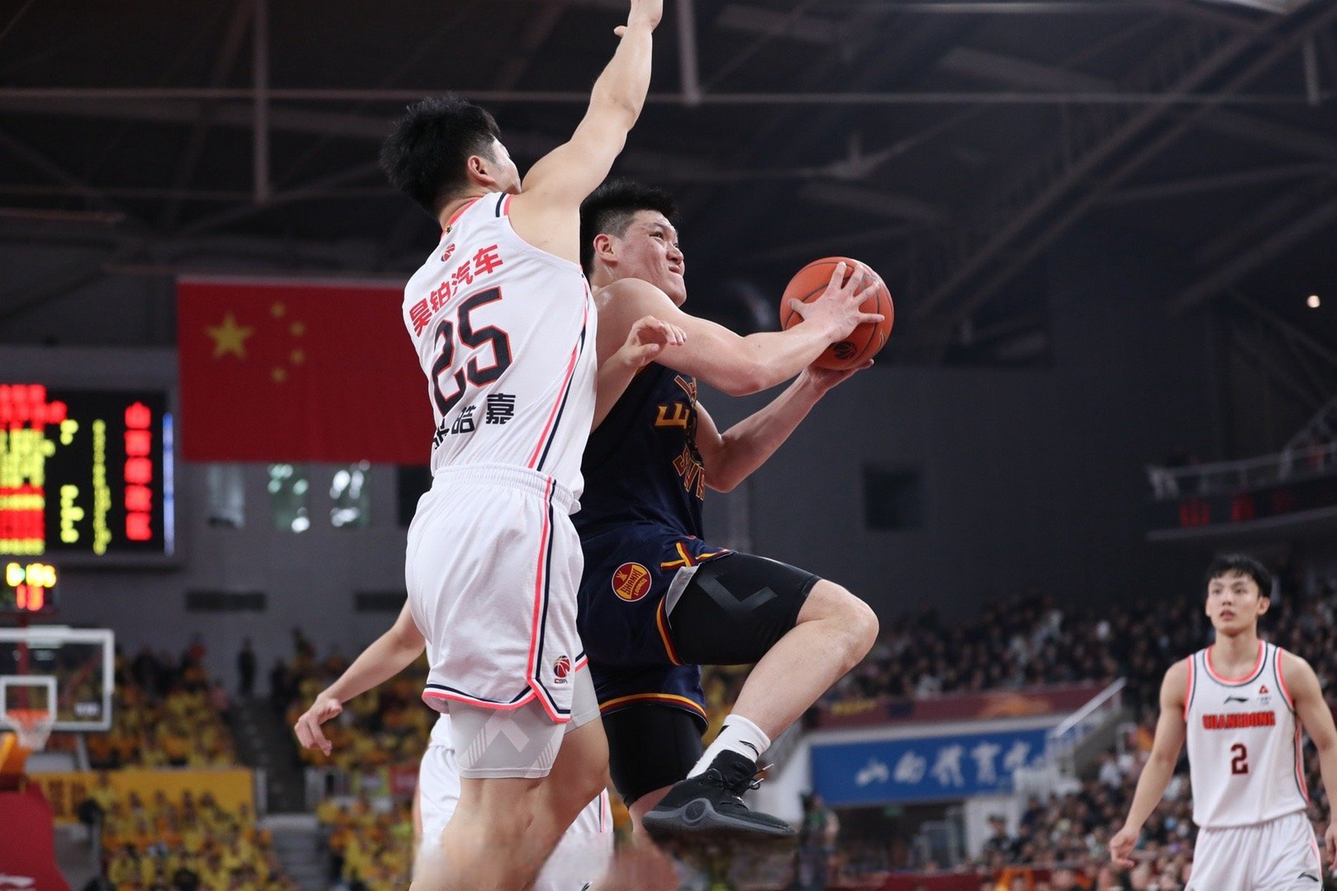 苹果手机-山西篮球队气势如虹,夺得关键胜利的是谁